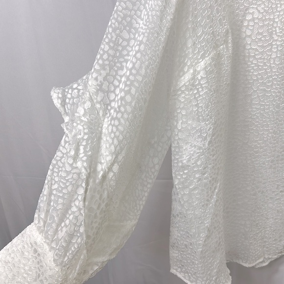 Rachel Roy Collection bright white sheer blouse size 16W Keyhole Front Tie New - Picture 3 of 10
